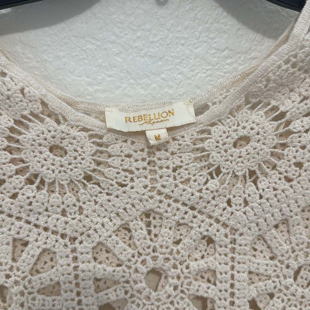 Rebelión Women’s Beige Crochet Knit Top Size M Boho Style New Without Tags - Picture 6 of 10